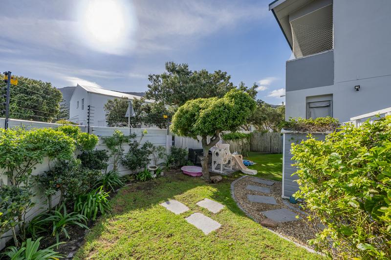 2 Bedroom Property for Sale in Fish Hoek Western Cape